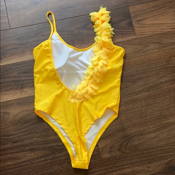 NWOT yellow one piece bathing suit - Picture 2 of 6